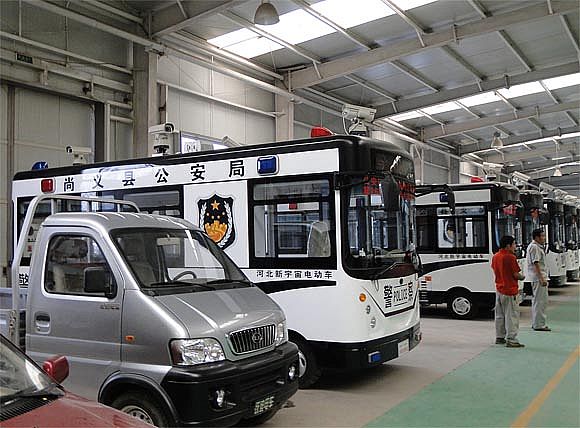 整裝待發的躍迪移動警務室