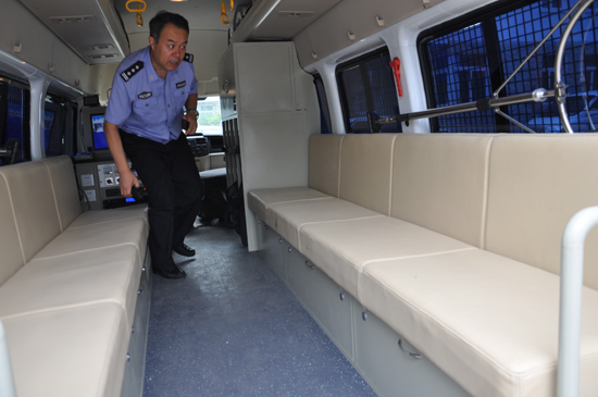 河北秦皇島反恐處突運兵車接車,全力打造平安城區