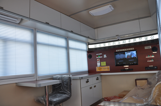 四川成都移動警務室上街，為“清網行動”攻堅