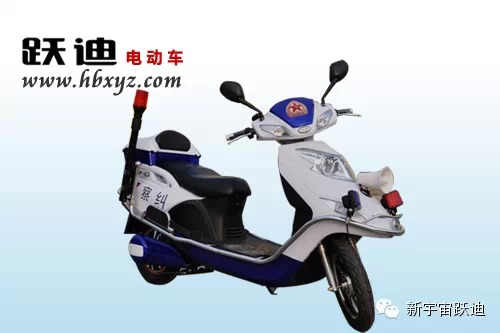 警用電動摩托車開進(jìn)機(jī)械步兵學(xué)院