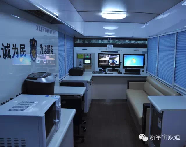 躍迪移動警務室執勤崇禮縣,維護地方社會穩定