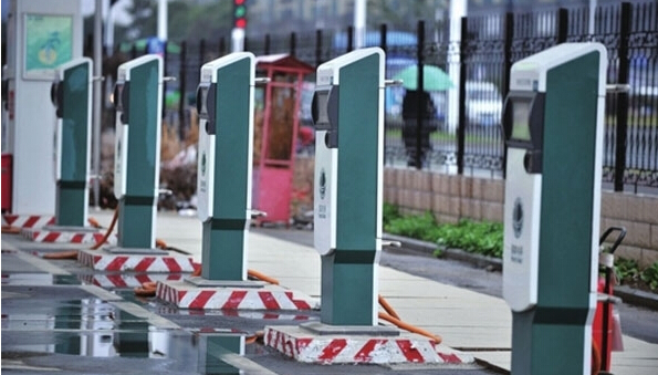 充電新政十大亮點(diǎn) 國(guó)務(wù)院發(fā)布《關(guān)于加快電動(dòng)汽車充電基礎(chǔ)設(shè)施建設(shè)的指導(dǎo)意見(jiàn)》