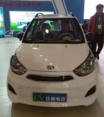 躍迪攜旗下全系新能源汽車產品及躍迪警務用車強勢亮相鄭州展