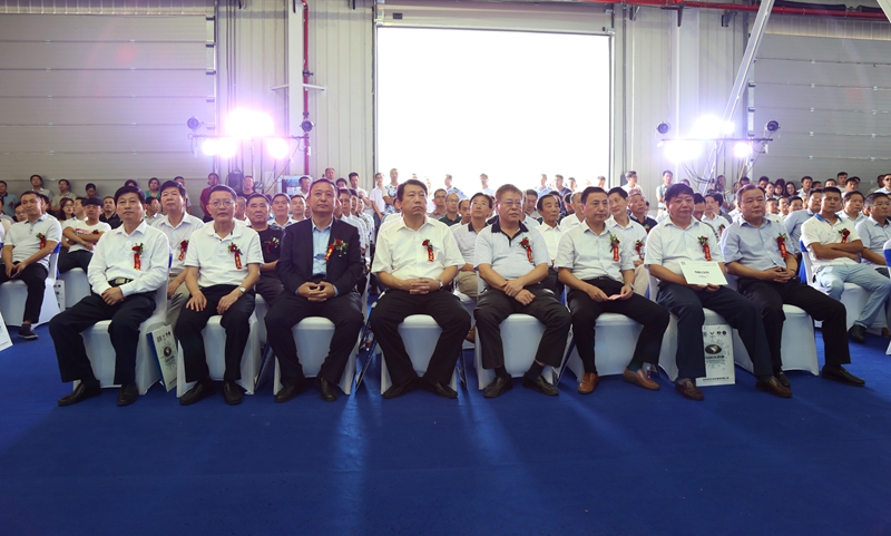 安達爾新能源汽車下線儀式現場