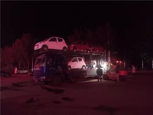 躍迪電動汽車連夜批量裝車中