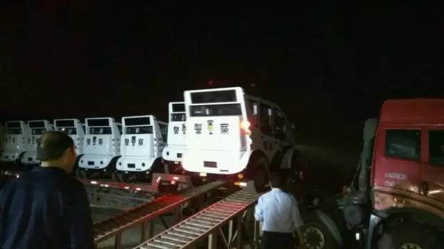 電動(dòng)巡邏車(chē)圖片