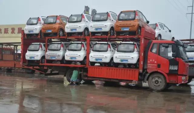 躍迪電動車開往河南裝車完畢