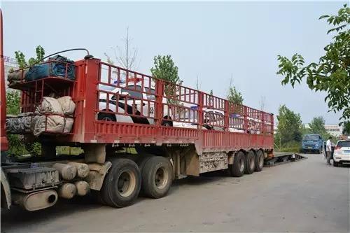 躍迪電動汽車裝車完畢