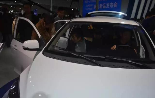 躍迪智能家族集結亮相鄭州展，萬人見證，共贏未來