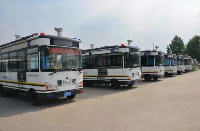 躍迪電動流動警務室集合完畢,準備裝車