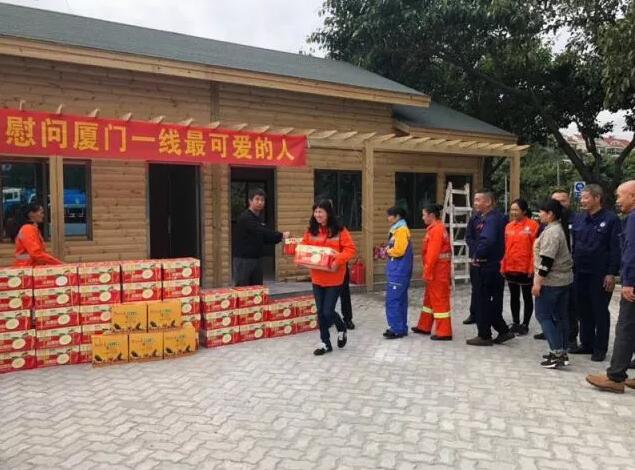 今天，躍迪向平凡而偉大的他們——環(huán)衛(wèi)工人致敬！