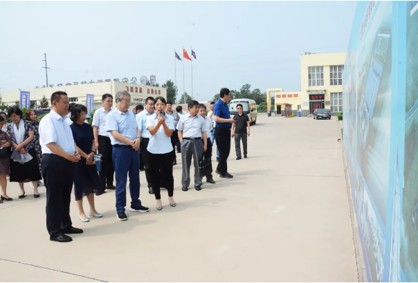 河北省政協副主席盧曉光，河北省委統戰部副部長、省工商聯黨組書記郭翠朵率調研組到躍迪集團開展重點提案督辦調研