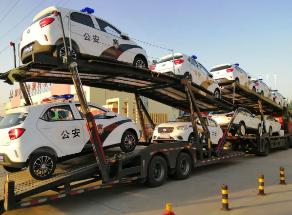 躍迪警用巡邏車發往四川省 推進動態化處警新模式