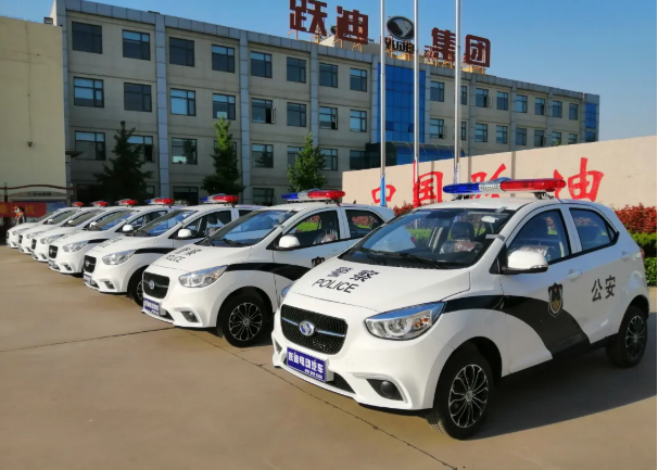 躍迪警用巡邏車發往四川省 推進動態化處警新模式