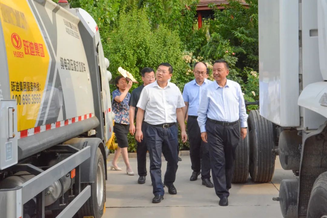 元氏縣委副書記、縣長曹鉑一行蒞臨躍迪集團考察調研