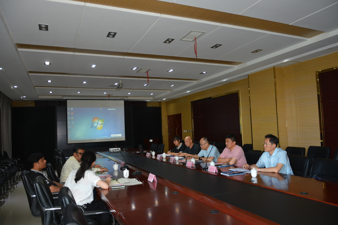 巴中商業協會聯合主席一行到躍迪集團參觀考察洽談合作