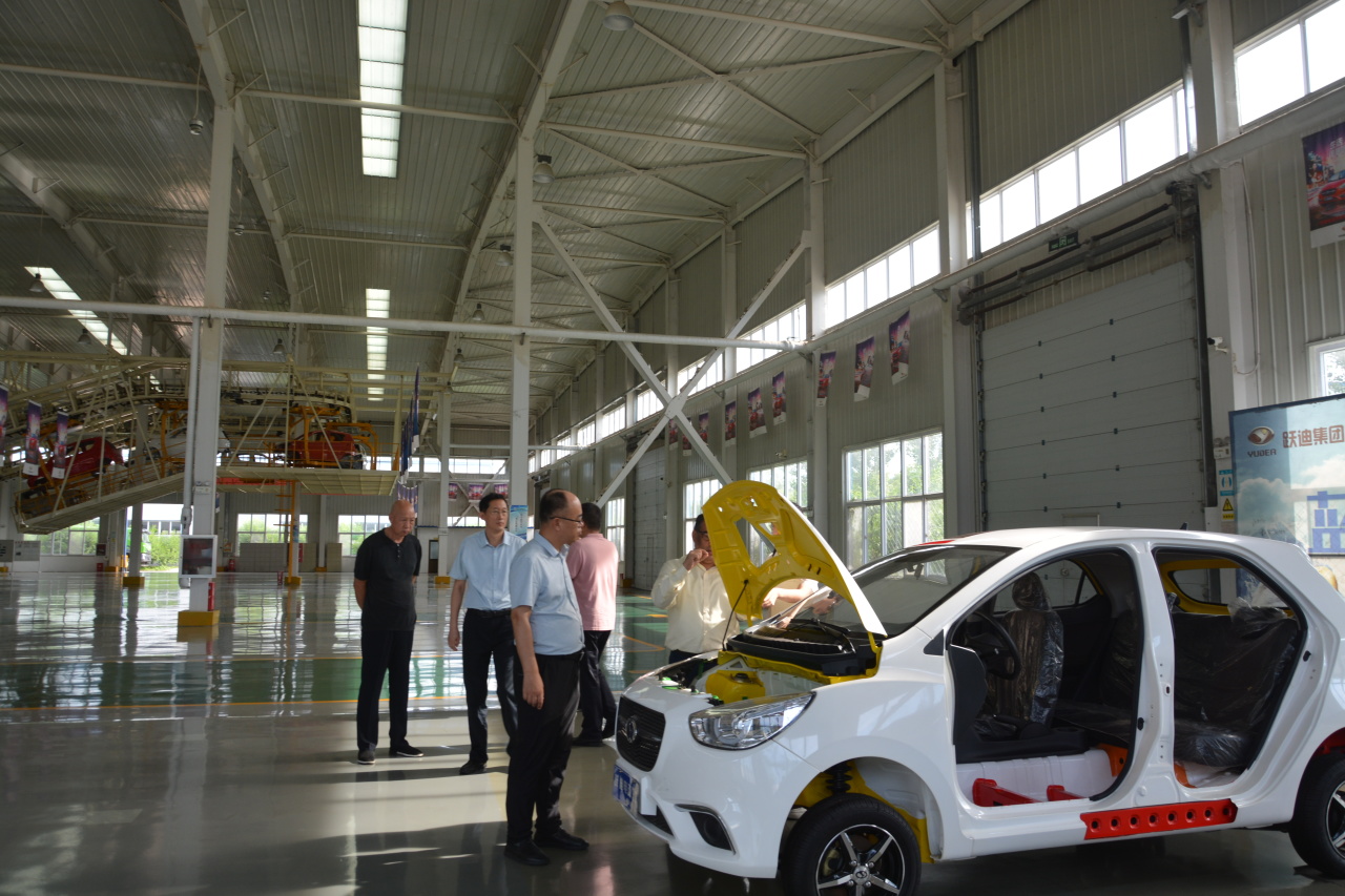 巴中商業協會聯合主席一行到躍迪集團參觀考察洽談合作