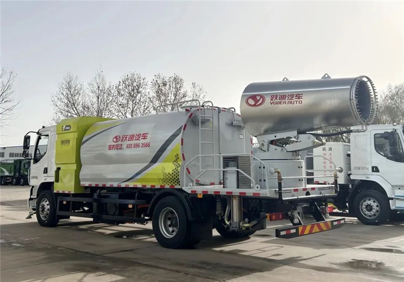 低碳環(huán)保 除霾降塵丨躍迪新能源多功能抑塵車、清洗車強(qiáng)強(qiáng)組合